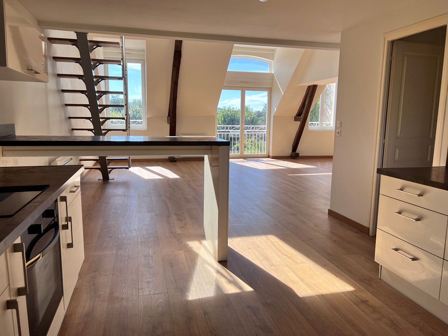 Appartement sur Chateau Thierry ; 890 €  ; A louer Réf. 22.253