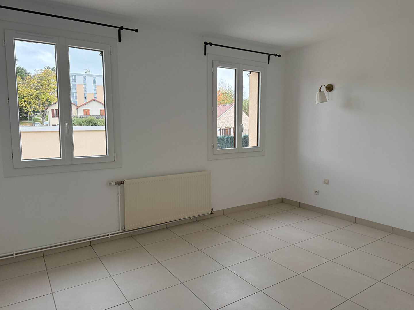 Maison sur Chateau Thierry ; 1 200 €  ; A louer Réf. 290